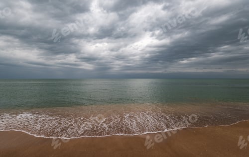 Preview: Sea coast in cloudy weather