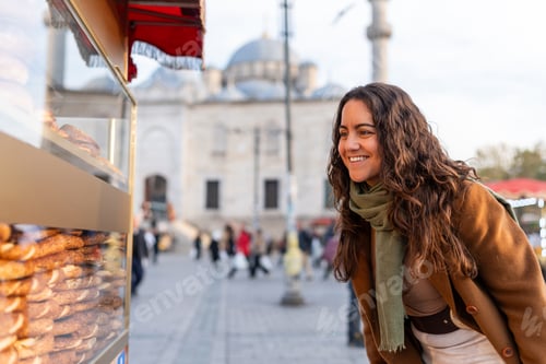 Preview: Happy woman experiencing Istanbul local food culture
