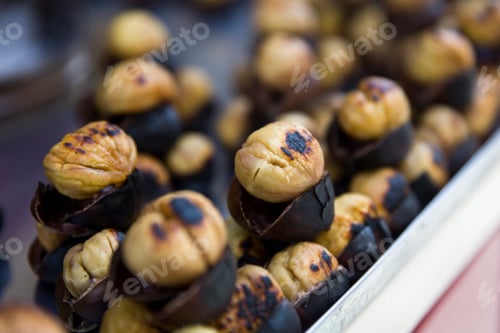 Preview: Fresh roasted chesnuts