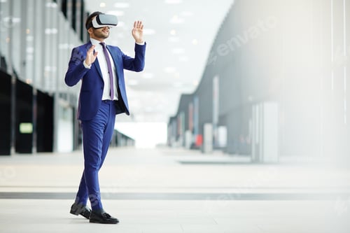 Preview: Businessman with vr headset