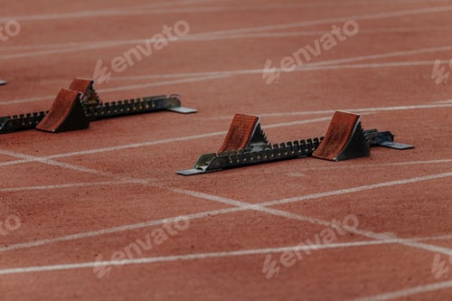 Preview: starting blocks on start line