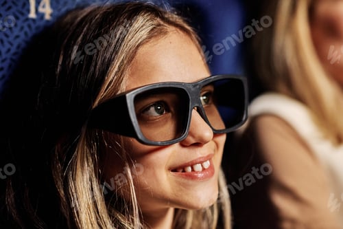 Preview: Girl Watching 3D Film