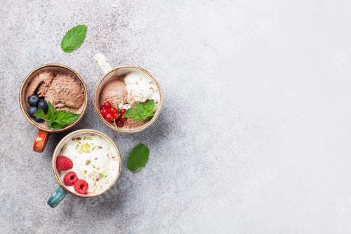 Preview: Ice cream with berries