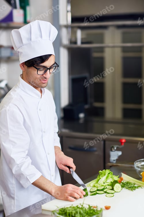 Preview: Cutting cucumbers
