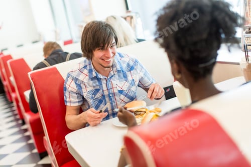 Preview: Friends in the diner