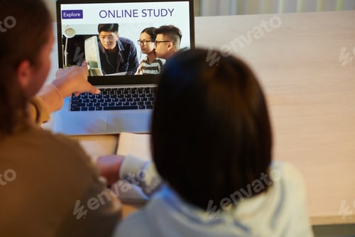 Preview: Students Connecting to Studying Platform