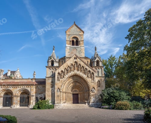 Preview: Chapel of Jak at Vajdahunyad Castle - Budapest, Hungary
