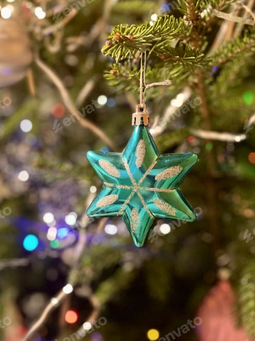 Preview: Christmas tree decorated with toys and lights