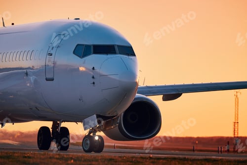 Preview: Airplane on airport runway