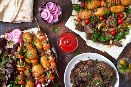 Preview: Different dishes of liver kebab.