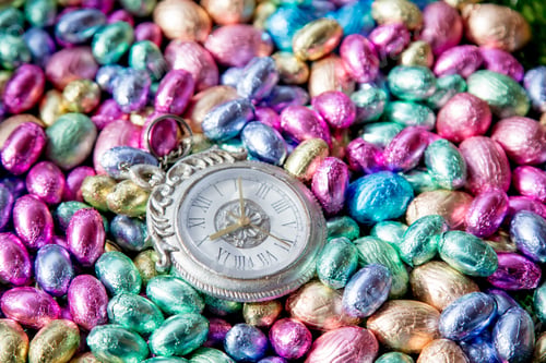 Preview: olor Chocolate Easter eggs and alarm clock on it