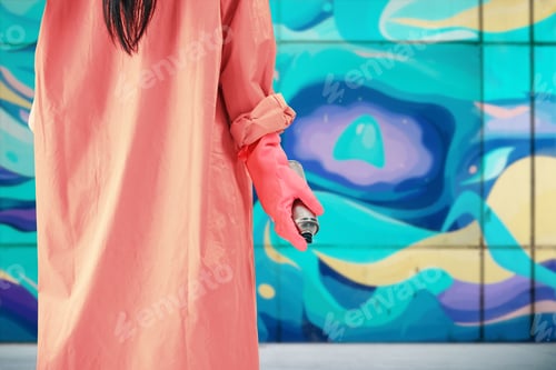 Preview: street artist with spray paint can in hand
