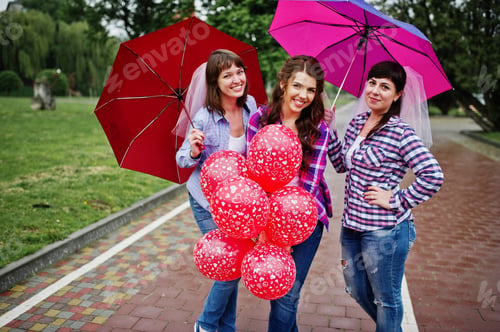 Preview: Hen party