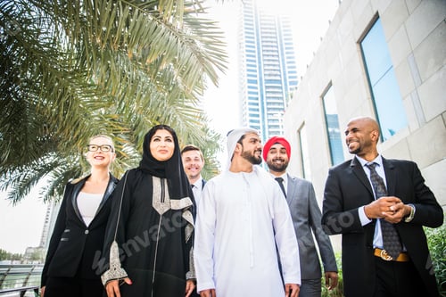 Preview: Business team in Dubai