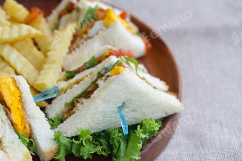 Preview: Club Sandwich with Fries