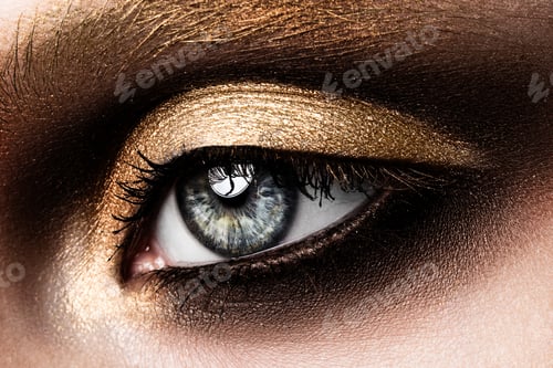 Preview: Close-up of beautiful womanish eye