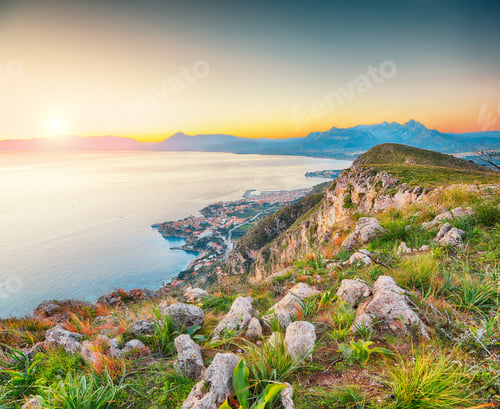 Preview: Fabulous morning view of Porticello town and national park Orientata Pizzo Cane.