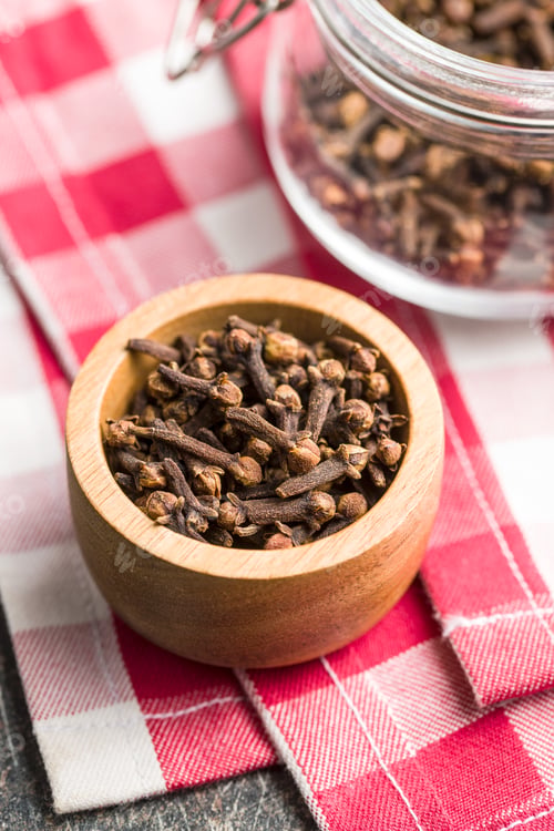 Preview: Carnation, dried clove spice.