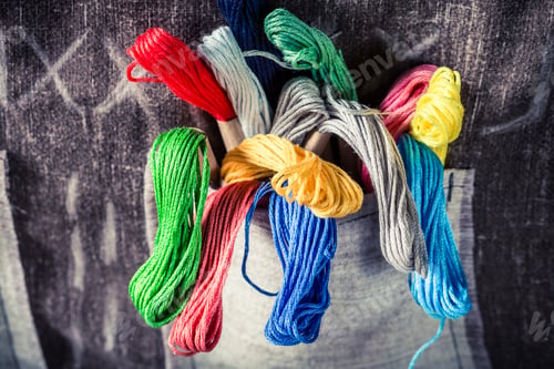 Preview: Colored threads in the mat tailor pocket