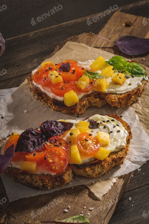 Preview: Italian bruschetta with roasted tomatoes