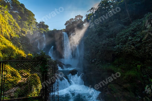 Preview: Inside the Pulhapanzak waterfall on Lake Yojoa. Honduras