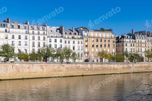 Preview: Paris, ile saint-louis and quai de Bethune