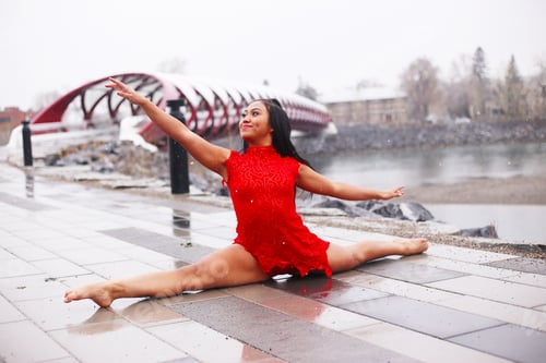 Preview: Girl doing splits dancer athletic