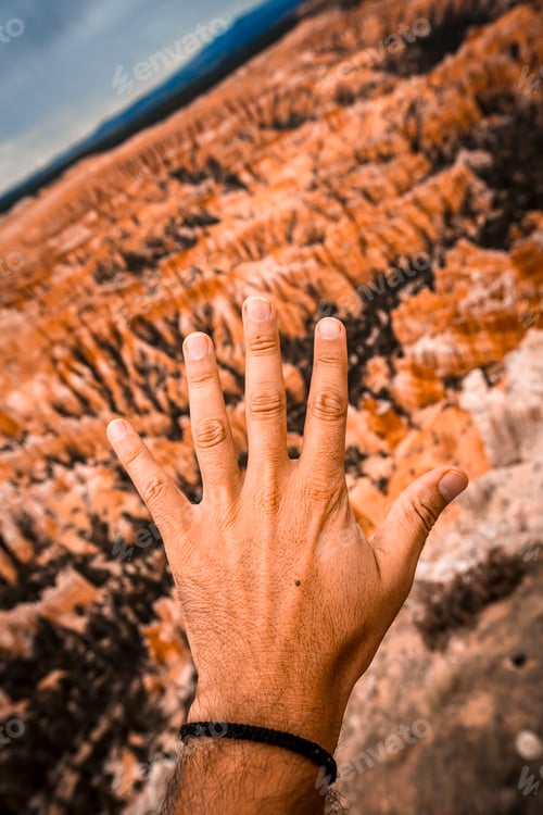 Preview: Goodbye symbol at Inspiration Point in Bryce National Park. Utah, United States