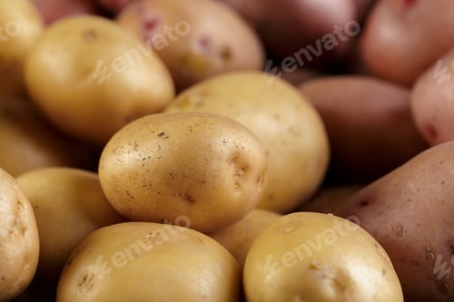 Preview: Fresh raw potatoes