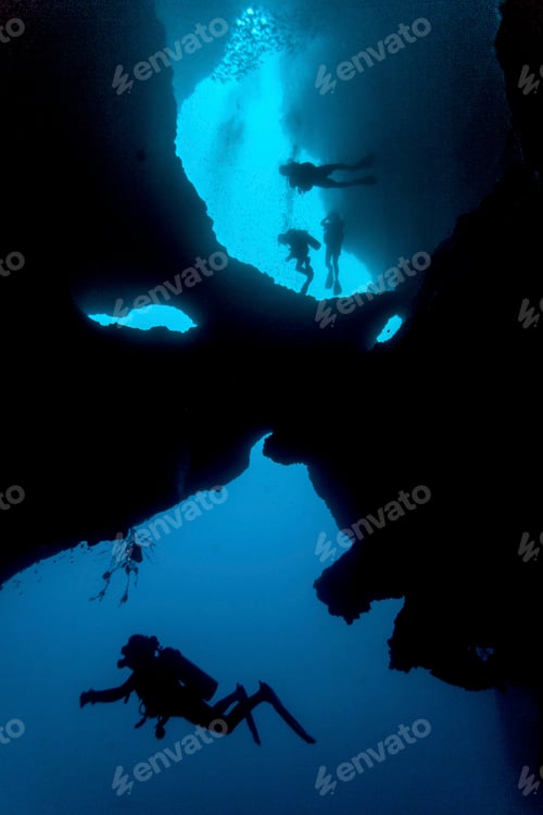 Preview: Diver swimming in cave system, Moalboal, Cebu, Philippines