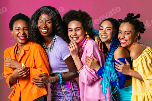 Preview: Beautiful black women posing in studio
