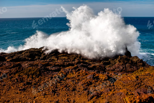Preview: Ocean splash on the rocky coast
