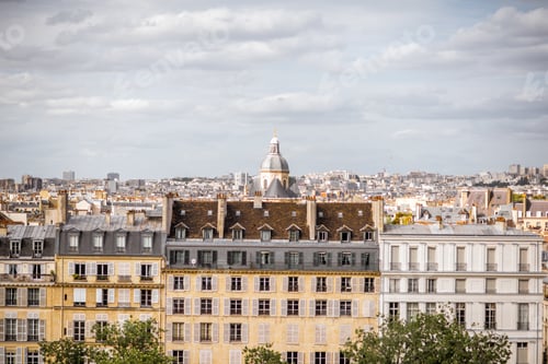 Preview: Cityscape view of Paris