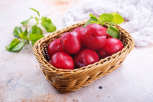 Preview: fresh plums