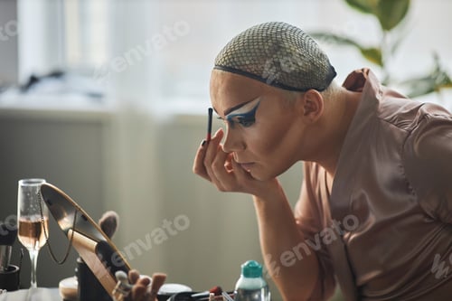 Preview: Applying Dramatic Eye Makeup in a Home Setting
