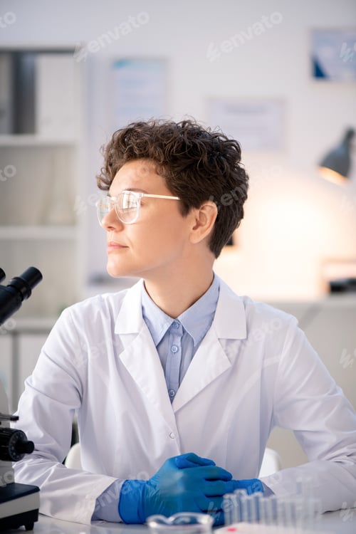 Preview: Purposeful virologist in laboratory