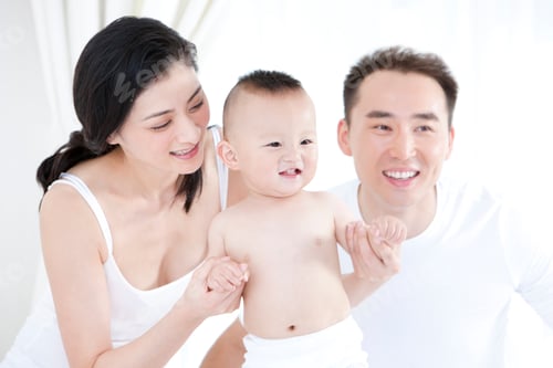 Preview: Happy Family Portrait in Bright and Airy Setting