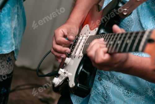 Preview: Guitar player