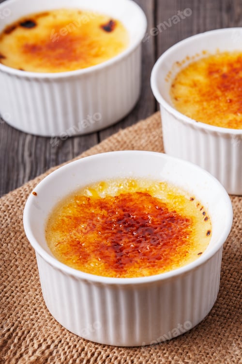 Preview: Creme brulee - traditional french vanilla cream dessert.