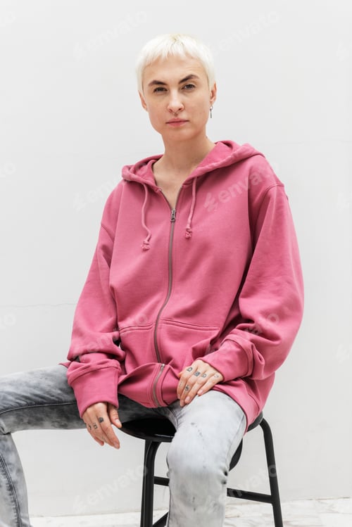 Preview: Model in pink jacket
