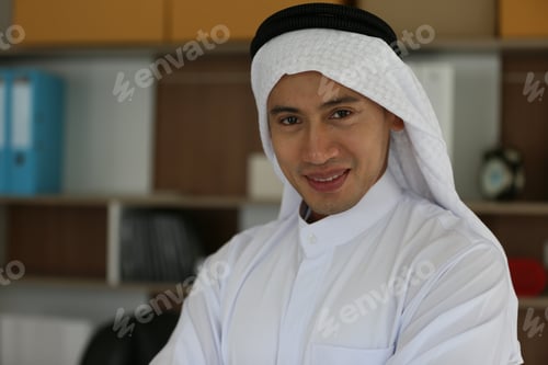 Preview: Arabian saudi businessman