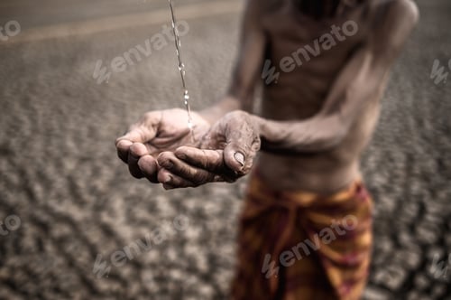 Preview: Elderly men are exposed to rainwater in dry weather,global warming,selective focus