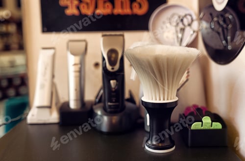Preview: Brush shaving set in barber shop