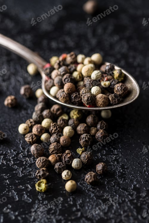 Preview: Different types of dried peppercorn.