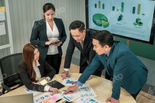 Preview: Modern Asian businessman with high confidence Committed to working together