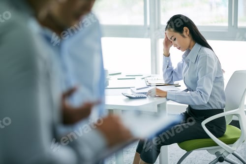 Visualização: Busy business lady