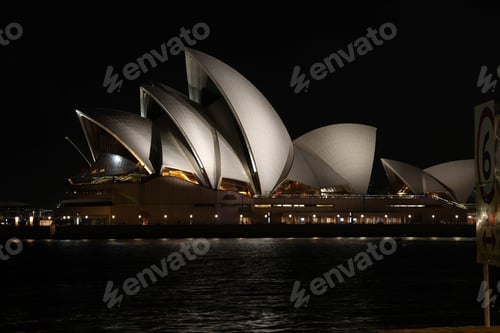 Preview: Shot of the iconic Sydney Opera House, illuminated by night