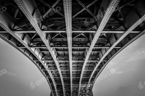 Preview: Under Blackfrairs Bridge