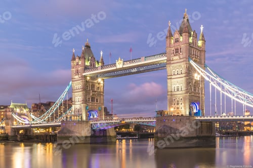 Preview: Low angle shot of the famous historic Tower Bridge in London during evening time