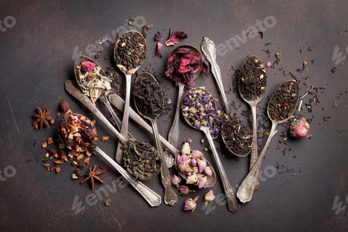 Preview: Various tea in spoons. Black, green and red tea